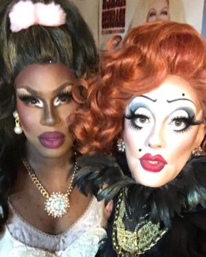 Robbie Turner Instagram - “Sit and smile” is the new “chapstick and mascara”
-
-
-
Flashback to backstage with @sheacoulee -
-
-
#maybeshesbornwithit #robbieturner #glamourclown #illtellyouforfree #dragrace #beautyisthebestrevenge -
-
-
@rupaulsdragrace @wowreport @vh1 @logotv @rupaulsdragcon -
-
-
📚 @executiveprandtalent 
Collar by @michaelcepress 💇🏻‍♀️ @wigsandgrace 💄 @lucy_paradisco