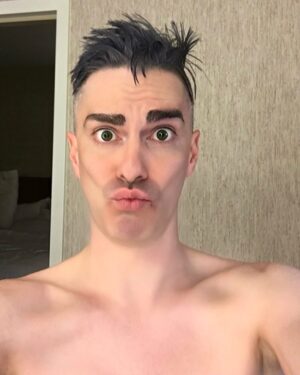 Robbie Turner Instagram - Shit ta DO! -
-
-
#OffToTheAirport #illtellyouforfree #outofdrag #maybeshesbornwithit #dumbface #robbieturner #dragrace