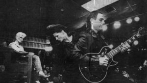 Robert Fripp Instagram - On this day in 1981, hair artist Mary Lou Green and RF were performing at the Virgin Megastore in London…
(AKA Barbertronics)
A few pieces of history found at dgmlive.com's tour date archives.

#robertfripp #frippertronics #barbertronics #marylougreen