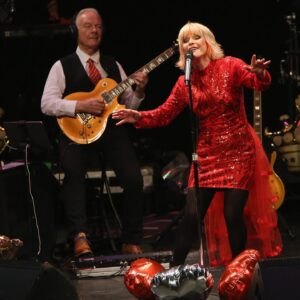 Robert Fripp Instagram - 🌞Just a month until #Toyah & #RobertFripp kick off their #Summer Rock Party live gigs!🎸Who’s coming along and if you’ve not got your tickets yet what are you waiting for...
🎟️ Tickets from Link in Bio. 

Hits   rock classics to make your summer sizzle 😎⛱️ #gigs