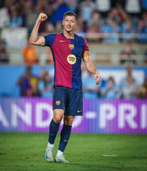 Robert Lewandowski Instagram - First win for us 💪🏻

@fcbarcelona 
#barçaontour