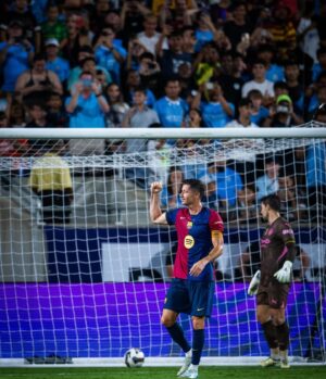 Robert Lewandowski Instagram - First win for us 💪🏻

@fcbarcelona 
#barçaontour