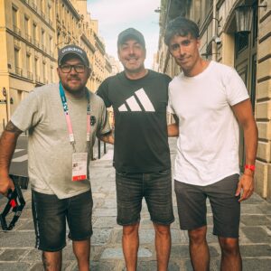 Roberto Cox Instagram - 💭Se terminan unos JJOO que jamás olvidaré. Fue una tremenda experiencia profesional y humana que guardaré por siempre.
📡 Ser testigo de grandes momentos del deporte. El oro de Djokovic, la final de los 100 metros planos y poder presenciar todo tipo de competencias con los mejores del mundo fue un sueño.
😊 Estar en uno Juegos Olímpicos era un gran pendiente y finalmente lo cumplí. 
👏 Quiero destacar el enorme trabajo de @jcpere02 quien me acompañó con la cámara en toda esta travesía. ¡Felicitaciones! ¡Gran trabajo!
📺 Y agradecer enormemente a Chilevisión por haber confiado en mí para esta cobertura. Desde que llegué al canal he tenido el tremendo honor de representar al canal en una Copa América, un Mundial y ahora unos Juegos. ¡Qué suerte la de estar en el canal del deporte! De verdad muchísimas gracias a los que se la jugaron por estar presentes acá en Paris.
🇫🇷 Por lo visto todo me trae una y otra vez a Francia. ¿Me querrá decir algo el destino? Jajaja
🙏🏼 Merci à tous pour votre soutien. Maintenant je pars en vacances. À bientôt!