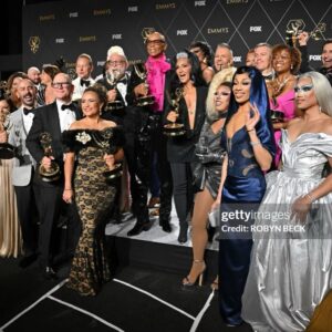 Robin Fierce Instagram - Welcome to the stage, Emmy award winning, Robin Fierce! The fiercest of them all!

Wow, thank you for an amazing ride @rupaulsdragrace!

👗: Me 
* assists from @nataliathefierce on the hood *
💇🏽‍♀️: @iammoheart