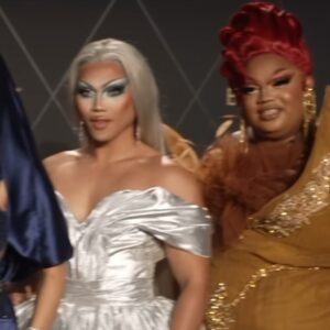 Robin Fierce Instagram - Welcome to the stage, Emmy award winning, Robin Fierce! The fiercest of them all!

Wow, thank you for an amazing ride @rupaulsdragrace!

👗: Me 
* assists from @nataliathefierce on the hood *
💇🏽‍♀️: @iammoheart