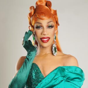 Robin Fierce Instagram - Happy Holidays my angels. I hope this year’s end is as stress free as possible. I know for many of us this time of the year is hard. May the new year bring you peace and happiness. 

Eyeshadow: base - @blendbunnycosmetics Blends Palette // Shimmers - @danessa_myricks X @danessamyricksbeauty Lightwork V 
Lip: @toofaced - Lady Bold 
Foundation - @kosas / @juviasplace 
Blush - @onesize Cheek Clapper, Very That
Highlighter - @morphebrushes - @bretmanrock highlighter palette 
Liner - @sephora - liquid waterproofing liner

💇🏽‍♀️: @seanpaulwigs 
👗: @angelayalacouture 
📸: @drolopezfierce X @drolopezstudios
