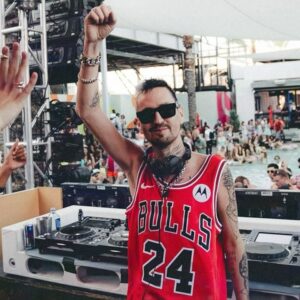 Robin Schulz Instagram - Now for something summery ☀️🔥

Listen to my Amazon Summer Session playlist now via link in Stories