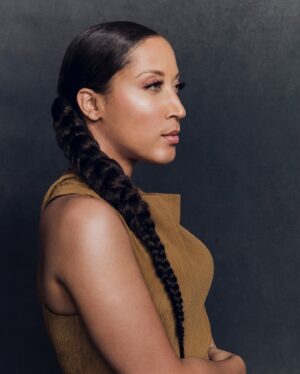 Robin Thede Instagram - blessed to see another twerk around the sun ☀️