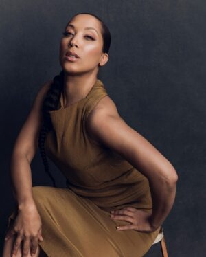 Robin Thede Instagram - blessed to see another twerk around the sun ☀️