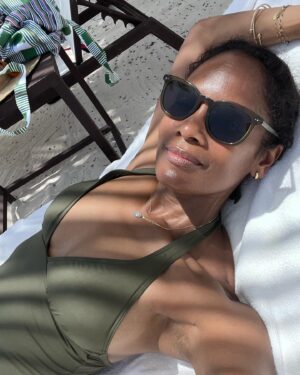 Robinne Lee Instagram - Calm before the storm. 
🇯🇲🇯🇲

#home #nofilter #noproblem
#ridingoutberyl #halfmoonresort