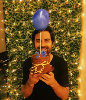 Rodolfo Valente Instagram - Coração cheio de felicidade por tanto amor recebido. Obrigado a cada uma das pessoas que fazem desse caminhar tão especial. Que esse 28 seja leve e que possamos estar lado a lado mais uma vez. Só vem ❤️🥳