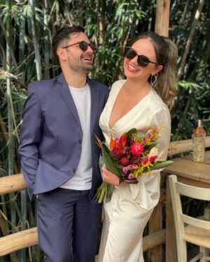 Rodolfo Valente Instagram - Hoje é um dia mágico. Em um 05/07 o início do namoro, o noivado e, agora, o nosso casamento. 12 anos atrás começamos essa caminhada, meu amor, e hoje transbordamos em direção a novas paragens, sempre juntos. Se, como o passarinho contou ao poeta, somos feitos de histórias, a minha não se divide da sua, assim como eu não sou eu sem nós. Sigamos, valsando em todo lugar em que o amor e a alegria façam morada. Te amo, @laislouver. Sempre e para sempre.
