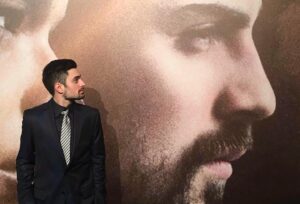 Rodolfo Valente Instagram - Há 4 anos estreava 3% e minha vida virava de cabeça para baixo. Não faço ideia de como explicar o que estava passando pela minha cabeça e pelo meu coração nesses momentos tão especiais. Obrigado por tudo, @3porcento!