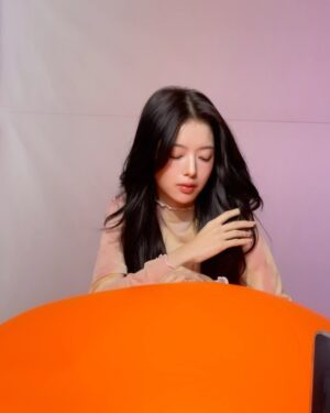 Roh Jeong-eui Instagram - Dyson Behind Cut🫧