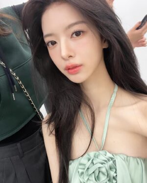 Roh Jeong-eui Instagram - Dyson Behind Cut🫧