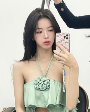 Roh Jeong-eui Instagram - Dyson Behind Cut🫧
