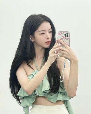 Roh Jeong-eui Instagram - Dyson Behind Cut🫧
