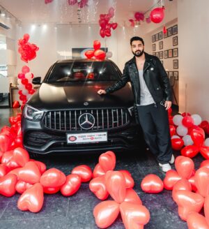 Rohit Suchanti Instagram - Happy Valentine’s Day To Me ❤️😍🧿🫶🏻
Missed you today @rajnisuchanti @sandeepsuchanti @shobhitjain88 @monikasuchanti 

Thank you @bigboytoyz_india for being so wonderful and helpful ☺️