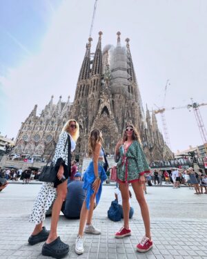 Rojda Demirer Instagram - Hola Espana 🫶
#barcelona
@prontotour #Prontotour30yasinda #davet