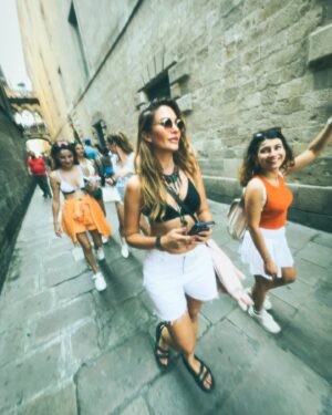 Rojda Demirer Instagram - Ne güzel geçtin Barcelona🫶
Tesekkür ederiz @prontotour 🙏
#prontotur30yasinda #davet