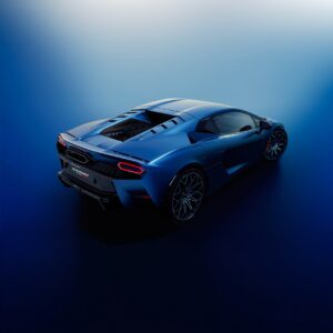 Romain Monti Instagram - Lamborghini Temerario

Réaction à chaud: je sais pas.

J’étais tellement fan de l’Huracan, dès la présentation, qu’il va falloir un peu de temps à mon cerveau savoir ce qu’il en pense

Sinon, v8 biturbo de 920ch. Finito pipo le V10 (mais je l’ai toujours dans ma R8 ahah). Bon par contre ce V8 prend 10.000tr/mn 🥲

Je pense qu’il va falloir me la laisser pour un tour chrono pour me faire un avis @lamborghini 🙋🏻‍♂️

Et toi t’en penses quoi ?