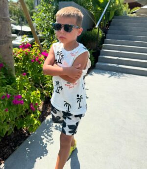 Roman Yaremchuk Instagram - Сьогодні 5 років нашому смайліку😍😘!❤️☀️З днем народження наш маленький допитливий дослідник🔎 Нехай не буде труднощів та перешкод на твоєму шляху🙏🏻 Щоб доля дарувала тобі найкращих друзів, неймовірні пригоди, багато сміху та радощів. 😍Ти — наша гордість, і день твого народження — найкращий день у нашому житті❤️❤️❤️