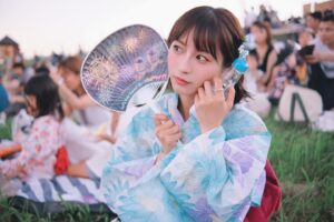 Ron Monroe Instagram - この髪飾りは自分で作りました

#花火大会