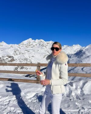 Ronan Keating Instagram - Happy Anniversary baby 9 amazing years married. In the words of Brad Pitt “I’ll ride your coat tails anytime the view is amazing” it’s all that you are ! 
The mother  the lover The fighter the partner the persevere the see things clear the told you so the not far to go the it will all be ok the knowing the right thing to say the let it go the fair is fair ya know the gin and tonic the live super sonic the dancing in the kitchen to thinking out loud the way being an Aussie makes ya proud the getting lyrics wrong to your favourite song the way your smile can light it up when everything feels wrong. Happy anniversary Love here’s to an eternity together X