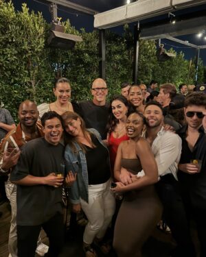 Ronen Rubinstein Instagram - A beautifully chaotic family summarized in a series of photos 😂 I love y’all so fckin much 🥹 THAT’S A WRAP ON SEASON 5 OF #911LONESTAR !