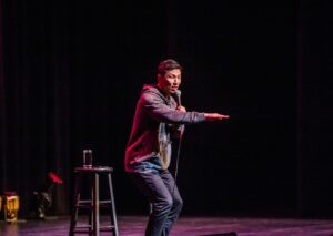 Ronny Chieng Instagram - SAN DIEGO, CALIFORNIA! THANK YOU FOR SELLING OUT MY SHOW at @sdcivictheatre. And thanks to @jasoncheny and DJ @tonytrimm for being on the show. 📸: @eric_scire
👔: @latoiacunningham @bonobos 🎨: @igloo.toast.pop