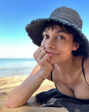 Rosario Dawson Instagram - What is @ouraring and why do I 🫶🏽 it? 

My gold Oura Ring is my go to favorite wearable on the market. Comfortable and elegant, it blends in like a piece of fine jewelry, so I am ALWAYS able to wear it which I pretty much always do. I love its focus on prioritizing sleep, which I am constantly striving towards bettering because a good nights rest truly is the root of overall wellness.
 
Each morning, I eagerly check my Sleep and Readiness Scores to monitor my trends and adjust accordingly to my energy levels. It’s great to know when I can push it and when I need to prioritize more rest. Later on in the day, I monitor my activity and stress levels. If my step count is low, it is a great motivator to get moving! 

I find Oura to be a a really fun and easy way to understand my body’s feedback and I really appreciate the personalized reminders on sleep, stress, activity and general health. On top of all of this, the battery life is outstanding so I only need to charge it about once a week. 

Since utilizing this ring, I have been making great strides towards a healthier me. Theoretical practices have become personal habits due to clear evidence and actionable prompts. It’s been incredibly rewarding and beneficial and I highly encourage everyone to try it out for yourself. 

Take care of you ✨

#ouraringpartner #mysleepscore