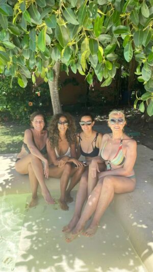 Rosario Flores Instagram - Veranito, veranito…… ¡¡Qué alegría!! #Telodigotodoynotedigona #Verano #Sol #Enjoy #Vida