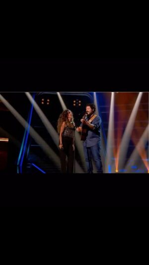 Rosario Flores Instagram - ¡Me encantó cantar con @el_kanka lo admiro, es un pedazo de músico y de autor! Fue un momento muy bonito, espero que lo disfrutéis tanto como yo. ¡La vida es maravillosa! #LaVozKidsAsaltos #telodigotodoynotedigoná
