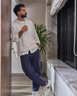 Roshan Mathew Instagram - #Ulajh releases in theatres in 3 days and #Paradise is streaming on @primevideoin 
Two big reasons to smile and yet.. 🦦

Thank you for this lovely outfit, @ekaco 

Styled by @damini_styles
Assisted by @stutijain1610
Shoes: @regalshoes.in
Ring: @akirahin.india
Makeup: @shantaramkurle 

Photos by @ashiq_mk ✌🏽