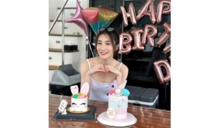 Rosina Lin Instagram - 還是這群人…懂我奇奇怪怪，陪我可可愛愛地又長大了一歲🤣🎂❤️！
@nwuuu @lam_fung_official @joelshanchung @apple_ho_ho @lamtszsin413 @tsuiwing0807 @edwinsiu @wongtsuiyu @ccandice.c @lorlorlau @fattykar @lauhawick @stefanwch @peggysiu @k.t_kary @rockyrvn @uyuoriuh