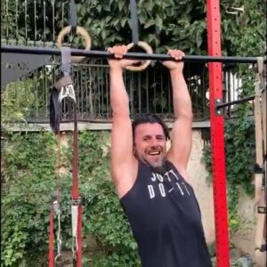 Rouzbeh Moeini Instagram - يه روز ورزشى با امين جان حيايى#💪 ✌️
#امين_حيايي #روزبه_معینی #فيلم #سينما #ورزش #بهترين #سلفي #هنر #هشتگ #تگ #💙 #❤️
#actor 
@amin.hayai 
@roozbeh_moeini
#amin_hayai 
#roozbeh_moeini
