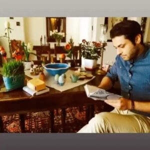 Rouzbeh Moeini Instagram - #
سال نو مبارك🤍 . سالى پر از سلامتى، بركت ، 
صلح و شادابى براتون آرزو مى كنم...
١٣٩٩/١/١
#روزبه_معینی #بازيگر #هنر#فيلم#سينما#خواننده #عكس #سلفي#عيد #نوروز #سال_تحویل #مردم  #زندگى #عشق #آرزو #انسانیت #ايران#درخانه_میمانیم 
#roozbeh_moeini #instagram #actor #best #happy#selfie #pic#photo #nice#stayhome