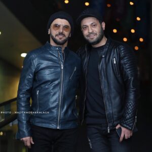 Rouzbeh Moeini Instagram - سه دهه موفق در عرصه بازيگرى✌️ بيش از ١٠٠ فيلم سينمايى و سريال 
كدوم فيلم يا سريال از امين حيايى عزيز رو دوست و باهاش خاطره دارين؟ #❤️ #امين_حيايي #روزبه_معینی #هنر #بازيگر #بهترين #عكس #سلفي #سينما #درام #طنز #ژانر #عصرجدید #داور #مربى  #مديا 
#aminhayayi #instagram #best #selfi #nice #media 
#roozbeh_moeini #hashtag #tag #actor #cinema