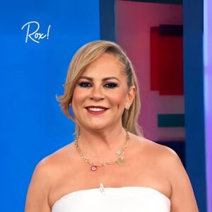 Roxana Castellanos Instagram - Holaaaa, ¡espero ya pronto poder recuperar mi acceso al 100 en Instagram! Me urge responder sus comentarios tan lindos siempre ✨💖

#picoftheday #outfitoftheday #Rox