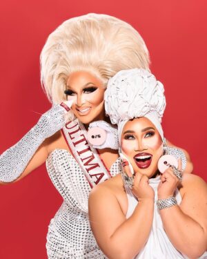 Roxxxy Andrews Instagram - Introducing, THE ULTIMATE QUEEN @roxxxyandrews ! Where my people at that wanna get snatched like the dolls? Ultimate Blurring Setting Powder is doll approved! 👑 @patrickstarrr @roxxxyandrews 

Shop our Ultimate Collection now! Available at @sephora ,Sephora at @kohls , and onesizebeauty.com! #onesizebeauty #dragrace #roxxxyandrews