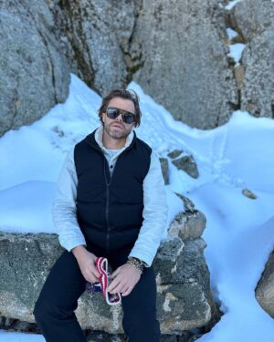 Rui Andrade Instagram - 𝗲𝗿𝗮 𝘂𝗺𝗮 𝘃𝗲𝘇… 𝗻𝗮 𝗦𝗲𝗿𝗿𝗮 𝗱𝗮 𝗘𝘀𝘁𝗿𝗲𝗹𝗮 📍
_
_
#serradaestrela #winter #travel #levis #nature #photogram #photography #photo #potd