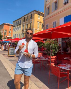 Rui Andrade Instagram - 𝗮𝘁𝘁𝗿𝗮𝗽𝗲 🍉🍉🍉
.
.
#holidays #nice #off #quotes #instatravel #travel #cotedazur #beach #france #nicegram #provencealpescotedazur #frenchriviera