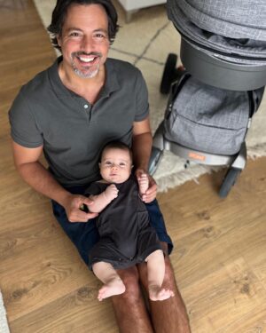 Rui Santos Instagram - Hoje é o dia internacional do bebé, uma boa maneira de comemorar esta data é postar estas fotos do meu filhote (como se não fizesse outra coisa nos últimos tempos)😂
Aproveito para agradecer a @prenatal_pt a atenção e ajuda que nos tem dado a encontrar os produtos para o bebé mais adequados às nossas necessidades.
Beijinho😊