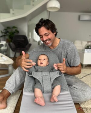 Rui Santos Instagram - A diversidade de temáticas no meu feed como podem constatar não é muito variada pois tem sido assim a minha vida nestes últimos tempos.
Temos tido a ajuda da equipa da @prenatalportugal para nos ajudar a encontrar e escolher quais os melhores produtos que se adequam as nossas necessidades.
A @prenatalportugal tem as melhores marcas do mercado, no que toca à segurança e funcionalidade.
Obrigado a toda a equipa pela simpatia e profissionalismo.
#pub #prenatal #babybjorn
