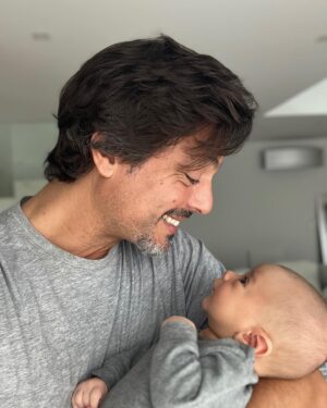 Rui Santos Instagram - Meu amor
Já sorri para mim🤩 
Hoje sou eu a ficar em casa a tomar conta dele, é tão bom.