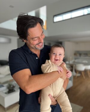Rui Santos Instagram - O Baltazar está enorme, cresce muito rapidamente e temos de estar sempre a fazer uma renovação da roupa dele, a @prenatal_pt tem sido o nosso local de eleição, não só pela variedade mas também pela qualidade.
A variedade de carrinhos e de todos os acessórios são imensas desde os mais económicos aos mais específicos e a atenção da equipa e o profissionalismo fazem a diferença.
O Baltazar é muito bem disposto e muito grande, está a vestir roupa dos 6 aos 9 meses, ele tem 3 e meio😂