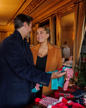 Rui Santos Instagram - Fizemos as nossas compras de natal com a  @prenatalportugal 
A @prenatalportugal tem tudo para o nosso bebé.
Estamos na recta final, quando a Anneli me liga já atendo o telefone com aquela ansiedade de que pode estar quase a acontecer naquele momento😅
Bom ano!