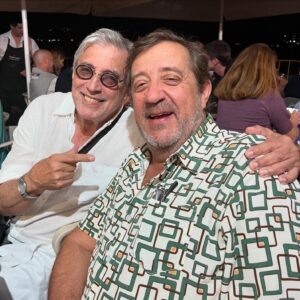 Rui Veloso Instagram - Um privilégio bater um papo com o grande Ivan Lins,dos maiores melodistas da história da música popular do planeta. Fã de carteirinha,eu!
@ivanlinsoficial