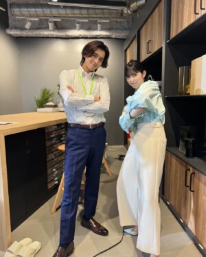 Ruka Matsuda Instagram - ライフネット生命さんの新CM、もうご覧頂きましたでしょうか☺️

華丸さん大吉さんのお二人もいつも優しくお声かけてくださり、とても和やかな雰囲気で撮影を楽しんでおります！
そんな空気感が伝わるインタビュー動画も公開されておりますので是非◎