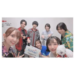 Rumi Okubo Instagram - ⁡
⁡
ついに来ましたこの季節が！！
⁡
幕張メッセにて行われた、
「FGO Expo ～Fate/Grand Order Fes. 2024 9th Anniversary～」
⁡
略してFGOフェス2024！！
⁡
今年の夏も暑かった〜いや、熱かった❤️‍🔥
⁡
1日目、私は2ステージに登壇させて頂きました！
⁡
まずは、
『「Fate/Grand Order カルデア･ラジオ局 Plus」Fes出張版 Day1』
今回のゲストはブラダマンテ役の森永千才さん✨
ついに会う事ができたよブラちゃーん！
同じシャルルマーニュ十二勇士として、
念願叶っての邂逅🤝🏻
ブラダマンテのヒップリンのことはもちろん、
ブラダマンテというサーヴァントについて、
そして推しキャラや作品への熱意も色々聞かせて
頂きました！
また是非ラジオも遊びに来てくださいね〜💕
そして私と美海ちゃんは、
ラジオグッズの迷言Tシャツを着ての登壇でした！
グッズは事後通販もありますので、
よろしくお願いします🙇‍♀️
⁡
2つ目は
「FGOキャストバラエティステージDay1 ～バトル･イン･マクハリ 2024～」
まさかのステージを分けての対決！
グランドステージvsギャラクシーステージ👊🏻💥
グランドの名を冠する以上、
負けられない戦いがここにある…と、
思っておりましたが普通にゲーム楽しかったです！
最後はまさかのクラスじゃんけん✊🏻✌🏻✋🏻笑
1対1で迎えた最終戦を任された時、
誰も使ってなかったのと、
最推しがアーチャーのギルガメッシュなので
アーチャーを出したら見事勝利しました〜🏆✨
ありがとうギル様🩷
⁡
⁡
可愛いお衣装や髪型にしてもらえて、
メイクさん衣装さんにも感謝感謝です🙏🏻
@harada_sachie_ 
⁡
⁡
1日目、最高に楽しかったー！✨
2日目も写真をまとめて載せますね〜📸
⁡
⁡
#FGOフェス
#FGO
#FGO9周年
#幕張メッセ
⁡